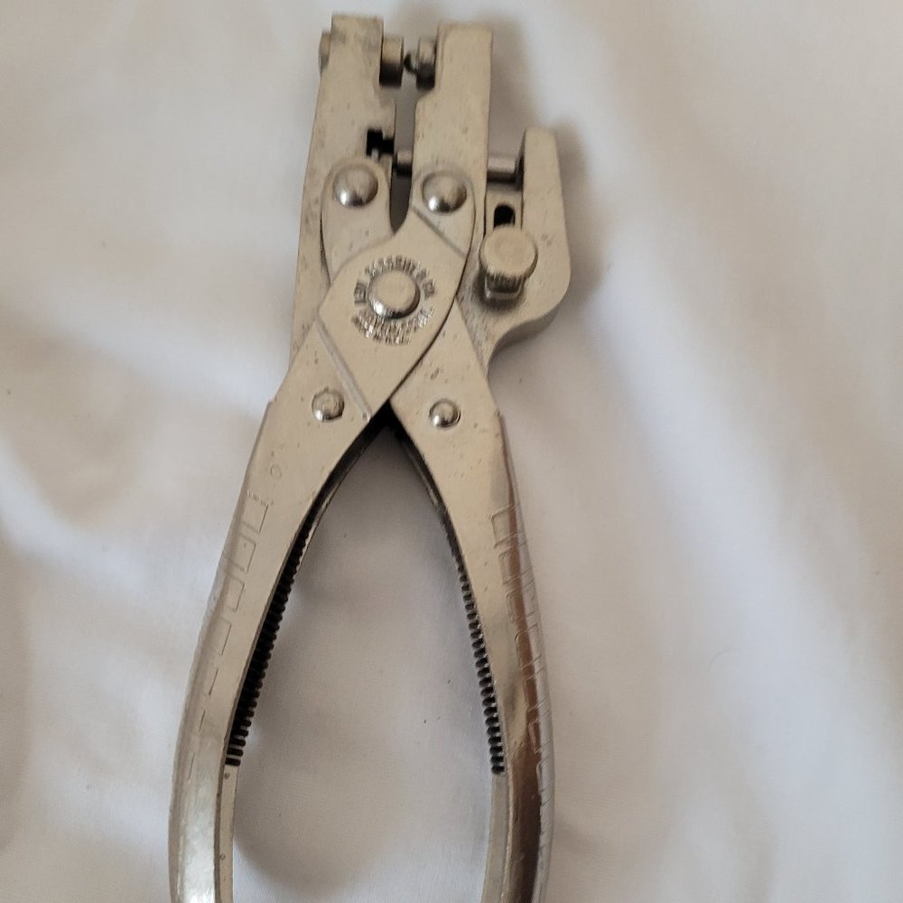 1970s Sargent Eyelet Punch - Picture 5 of 7
